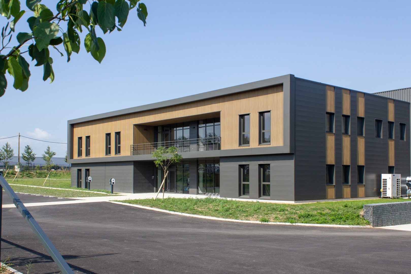 Construction du site de production, de recherche & développement d’Arômes et Liquides (42)